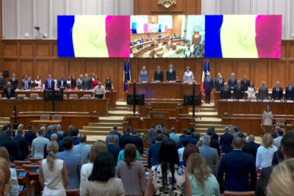 reportaj cum s a vazut din parlament motiunea impotriva guvernului alesii cu aer de vacanta ce misto fac beculetele alea 687544732c258