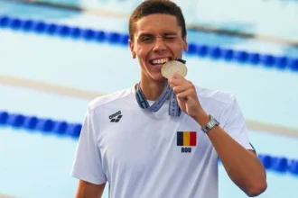 reuters popovici construieste un zid iar rivalii lui platesc pentru asta 688bb5cec6b50