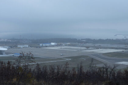 rusia redeschide un aeroport strategic de la marea neagra care a fost inchis dupa declansarea ofensivei in ucraina 686ee0ec4347b