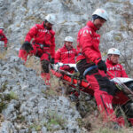 salvamontistii au salvat cinci persoane de pe munte in doar 24 de ore indemnul salvatorilor 687b4f325bfac