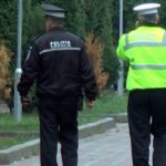 scene ca in rusia lui putin la tomesti doi soti s au trezit cu politistii locali peste ei in casa care i au luat la bataie la ora 1 noaptea oamenii legii condamnati 6869d92517dc2