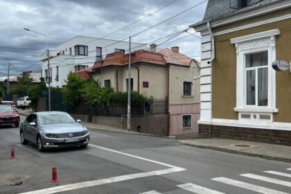 scene socante pe sararie o adolescenta de 15 ani a fost urmarita de un individ apoi abuzata totul a avut loc in public 68704b0421604