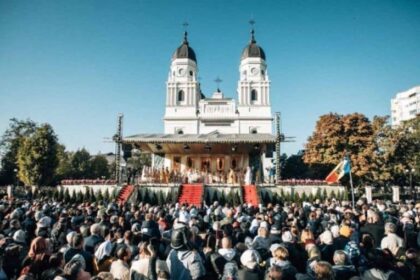 sondaj inscop 85 dintre romani se considera persoane religioase 6878bdbbcd504