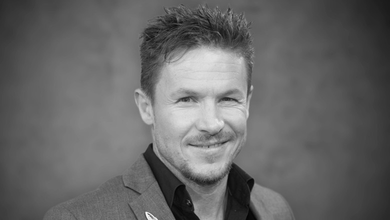 spectacol aerian privat in onoarea celebrului sportiv felix baumgartner inainte ca acesta sa fie inmormantat in austria 688a576175bfb