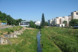 stiti cate rauri strabat municipiul iasi dar judetul imputita puturosu raioasa sunt doar trei dintre ele 6869bfd960297