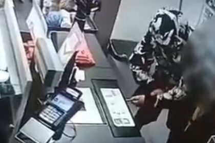 tanar arestat in capitala dupa ce a furat alimente dintr un magazin iar apoi a revenit ca sa sustraga bani din casa de marcat 68754b3c1adc2