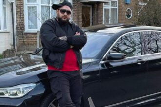 tentativa de asasinat cu bmw ul si bardita la iasi vandam s a dus sa i ceara socoteala unui frizer care nu tundea tigani 687a126035ff8