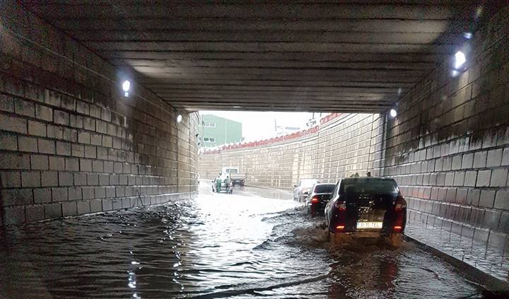 trafic ingreunat in pasajul fumoasa din iasi din cauza ploilor torentiale 6887d32d31c53