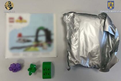 traficant prins in flagrant cu droguri de mare risc aduse din olanda marfa era ascunsa in cutii cu jocuri 6882398fd2cec