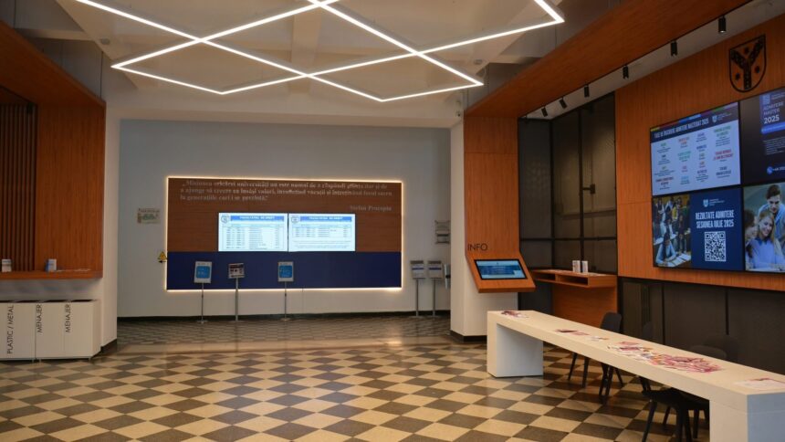 uaic instaleaza puncte info digitale pentru a facilita accesul la informatii 687e7b0d0ff7b