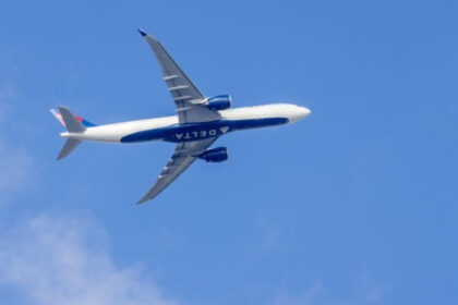 un avion de pasageri a executat o manevra agresiva pentru a evita coliziunea cu un bombardier b 52 mesajul transmis de pilot 687e200086ae6