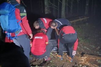 un barbat care participa la un concurs de alergare montana in suceava a murit dupa ce un copac a cazut peste el 68863bfe99a7e
