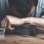 un barbat din judetul iasi s a spanzurat dupa ce sotia i a ascuns sticla cu alcool 68788d45a31f5