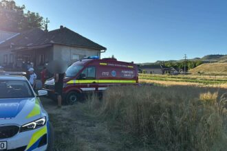 un copil de nici trei ani aflat pe marginea unei sosele a fost spulberat de o masina in cluj nu a putut fi salvat 6865770b74f3d