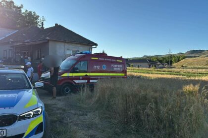 un copil de nici trei ani aflat pe marginea unei sosele a fost spulberat de o masina in cluj nu a putut fi salvat 6865770b74f3d