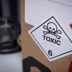 un copil in coma dupa ce parintii au stropit cu solutie pentru plosnite si tatal a fost dus la spital 687e681e05be4