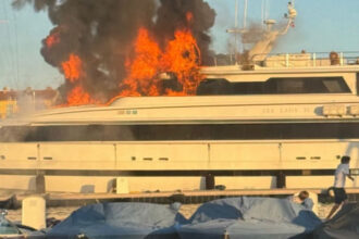 un iaht de lux a luat foc joi seara in portul saint tropez cu cat se inchiria acesta 6871008dc1f75