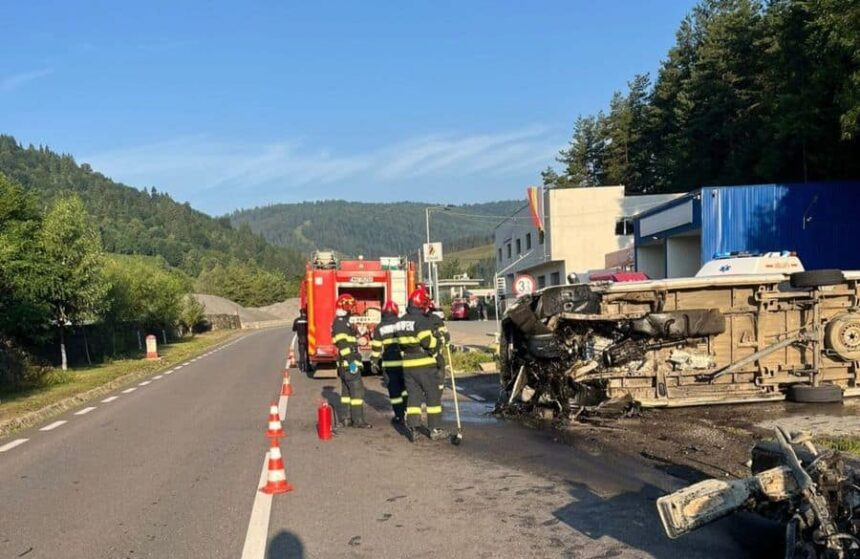 un microbuz cu sase persoane s a rasturnat in neamt trei persoane au fost ranite 6874bde28fbf5