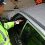 un politist din miroslava a sanctionat un sofer dupa ureche a auzit de la un localnic care a aflat de la o vecina ca un accident rutier nu a fost raportat 686e5dc87ad8f