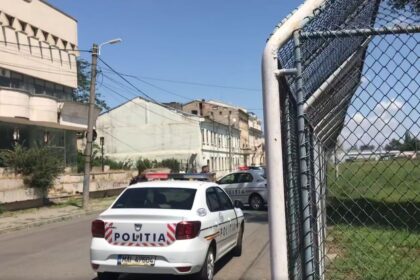 un pusti de nici 15 ani l a ucis pe iubitul surorii sale in portul braila a fost prins dupa aproape o zi de cautari 687df071bb53f