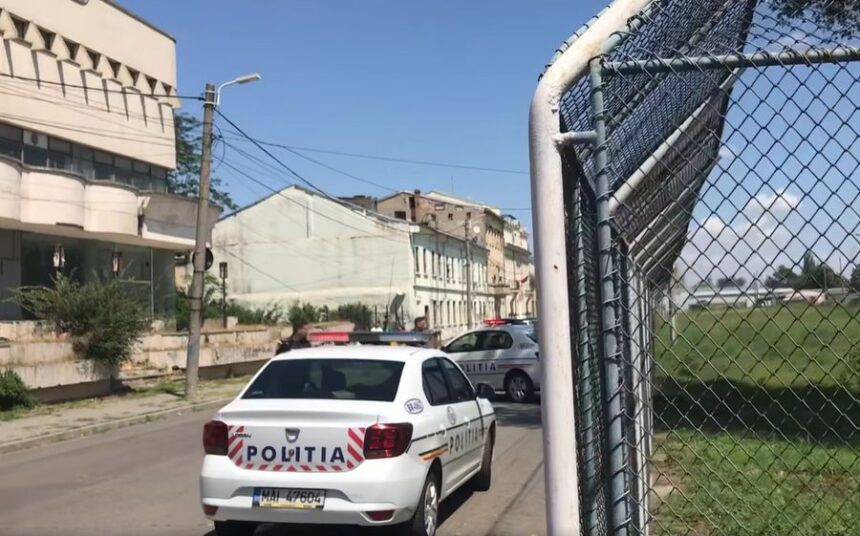 un pusti de nici 15 ani l a ucis pe iubitul surorii sale in portul braila a fost prins dupa aproape o zi de cautari 687df071bb53f