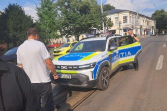 un tanar a fost surprins masturbandu se intr un tramvai din iasi 6889c25dadcdc