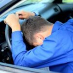 un tanar care a invatat sa conduca pe un camp si a luat inima in dinti si a iesit cu bmw ul la strada chiar daca nu trecuse nici macar printr un poligon 6870525e47efb