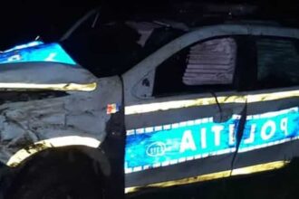 un tanar din judetul suceava a intrat intentionat cu masina intr o autospeciala de politie care se afla in misiune 6880b7f5ea7d3