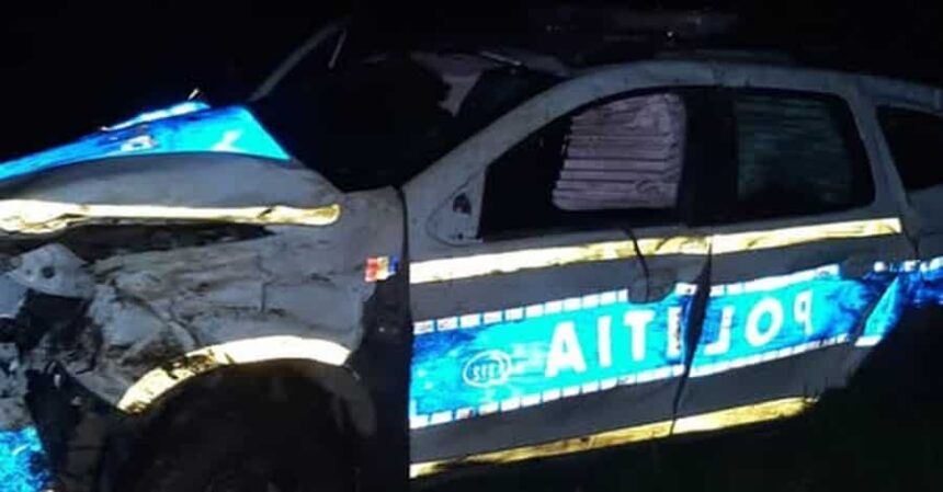 un tanar din judetul suceava a intrat intentionat cu masina intr o autospeciala de politie care se afla in misiune 6880b7f5ea7d3