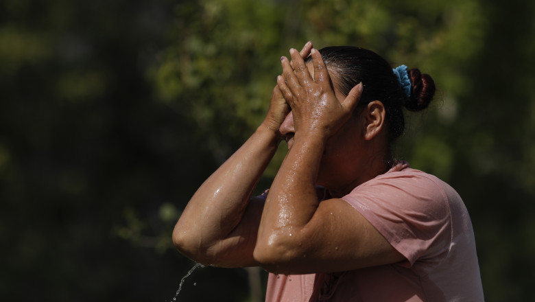 val de canicula in capitala politia locala si isu distribuie apa unde se afla centrele de ajutor si cismelele din bucuresti 687f812db571c