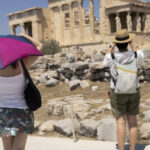 val de canicula in grecia temperaturile pot atinge 43 de grade celsius autoritatile au suspendat munca in aer liber 687f79fe91c3b