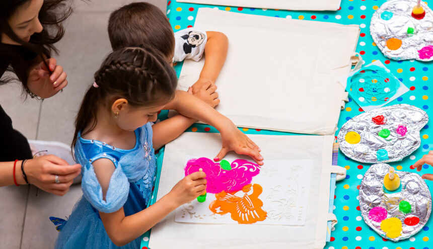 vara prinde culoare la iulius mall teatru de papusi si ateliere de creatie pentru cei mici si seri de petrecere pentru cei mari 687120459a0a4