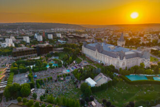 video 25 ani de iulius 3 gradini urbane amenajate de la zero in iasi timisoara si cluj napoca 18 hectare spatii verzi peste 80 000 arbori maturi si arbusti 68876d63b3d3a