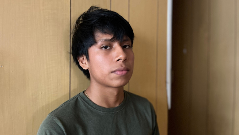 video adolescent american trantit la pamant amenintat cu pistol cu electrosocuri si arestat nu ai niciun drept aici esti un migo 68848d28c0ed5