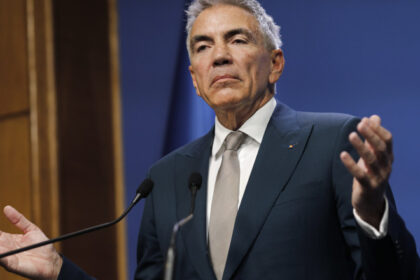 video anastasiu a dezvaluit numele consilierilor din mediul privat care l au deranjat pe grindeanu n au acces la informatii confidentiale 687fc9b02c2f5