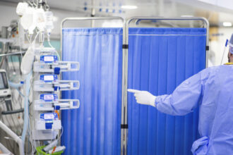 video ce risca medicii implicati in fenomenul internarilor fictive schimbarile pentru managerii de spitale anuntate de alexandru rogobete 687e8206516e2