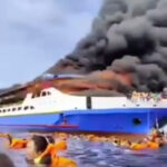 video clipe de groaza in indonezia un feribot cu 280 de oameni la bord a luat foc cel putin trei persoane au murit 687d18df82661