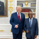 video moment jenant pentru trump l a felicitat pe presedintele liberiei pentru nivelul englezei sale desi este limba oficiala a tarii 686f5d2f959d5