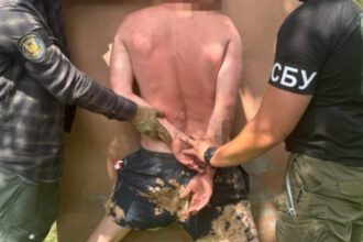 video momentul in care un agent fsb care pregatea un atac terorist dublu este arestat de serviciului de securitate al ucrainei 6884dcbd35ce4