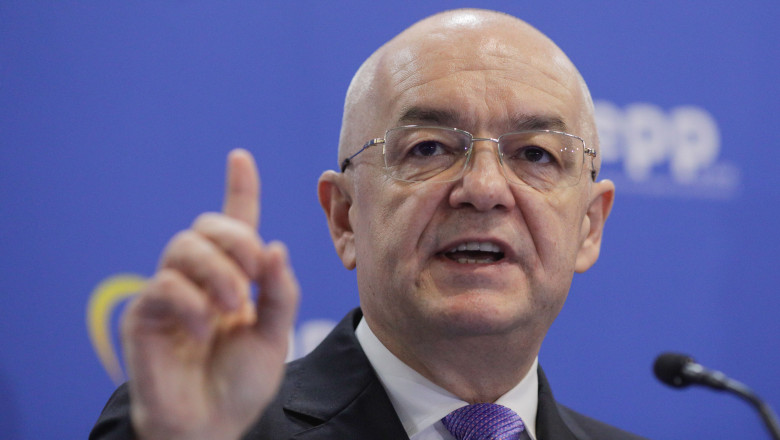 video sporul de stat pe scaun reaprinde conflictul dintre emil boc si consilierii usr la cluj napoca 688bc21a9f17f