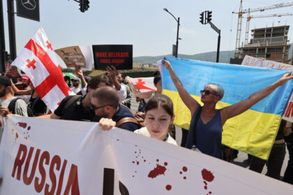 video steagul rusiei ars in georgia porcilor nu sunteti bineveniti aici astazi sunt artificii maine vor fi rachete grad 6886566cbfa6c