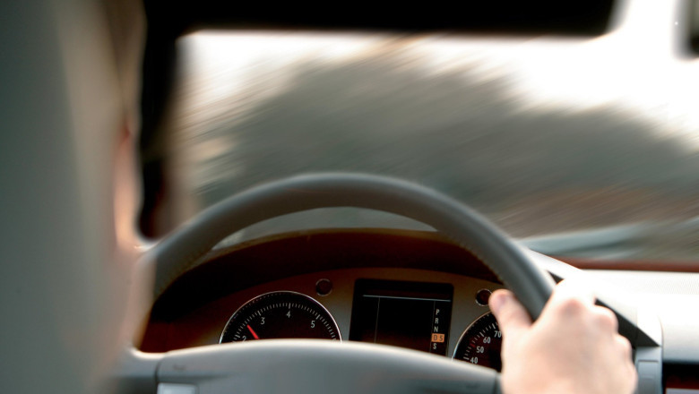 video un adolescent de 17 ani din timisoara a furat un microbuz si a facut accident minorul se afla sub influenta alcoolului 688b66a587143