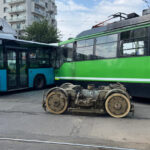 videofoto accident intre un tramvai si un autobuz al stb in sectorul 5 din capitala momentul in care cele doua vehicule se ciocnesc 11 raniti 688b2f8ce2a38