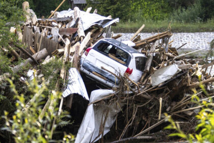 videofoto inundatii devastatoare in romania zone din 16 judete si din bucuresti afectate case inundate copaci doborati si drumuri blocate 6889cf7176ed3