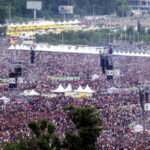 videofoto salutul nazist la concertul urias de la zagreb al cantaretului croat de extrema dreapta marko perkovic alias m p thompson 686baa88df2ca