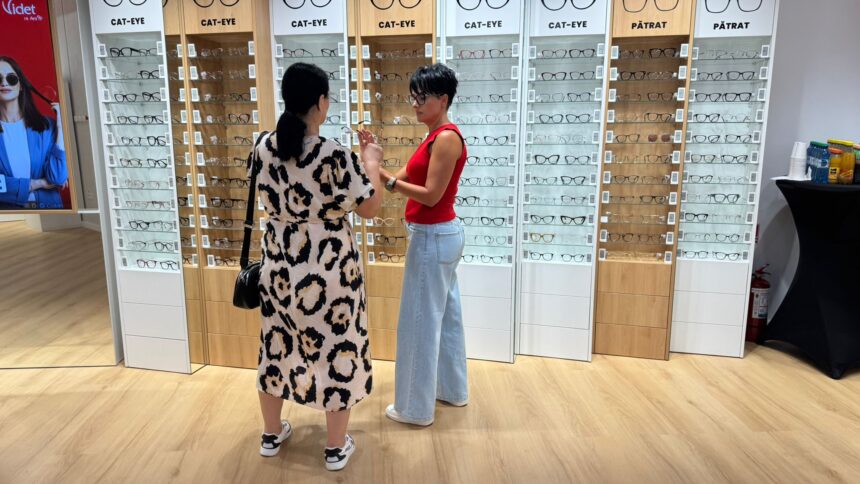 videt pariaza pe iasi cel mai mare showroom de optica din moldova deschis in palas mall dupa o investitie de 300 000 de euro 686f065aaae7b