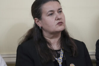 volodimir zelenski o va rechema pe ambasadoarea kievului in sua cine ar putea sa o inlocuiasca 686bc312ca4be