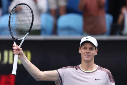 wimbledon jannik sinner l a invins pe djokovic si va juca prima lui finala la londra 68716693e74eb