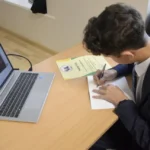 ziua cea mare pentru mii de elevi ieseni azi are loc repartizarea computerizata la liceu rezultatele admiterii asteptate in jurul pranzului 688020d5b22ea