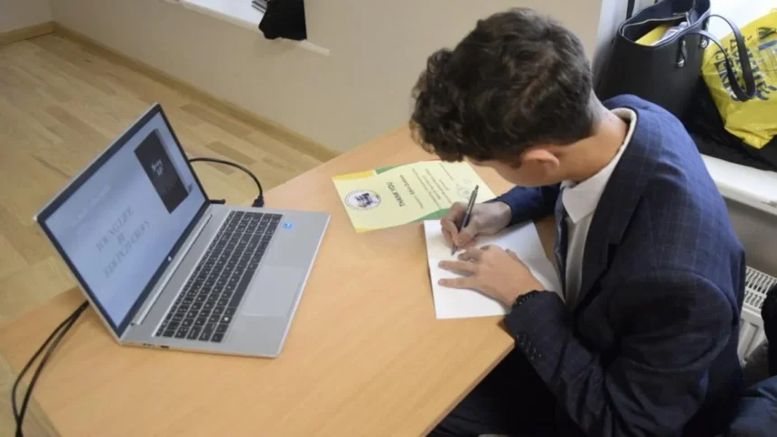 ziua cea mare pentru mii de elevi ieseni azi are loc repartizarea computerizata la liceu rezultatele admiterii asteptate in jurul pranzului 688020d5b22ea